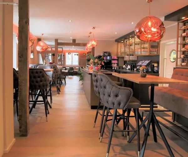 Отель Auszeit Neunkirchen-seelscheid 3*